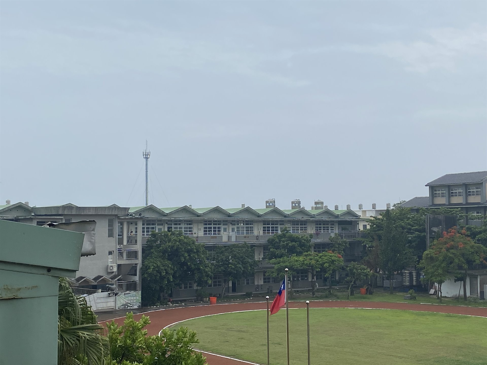 口湖國中折版校舍建築群