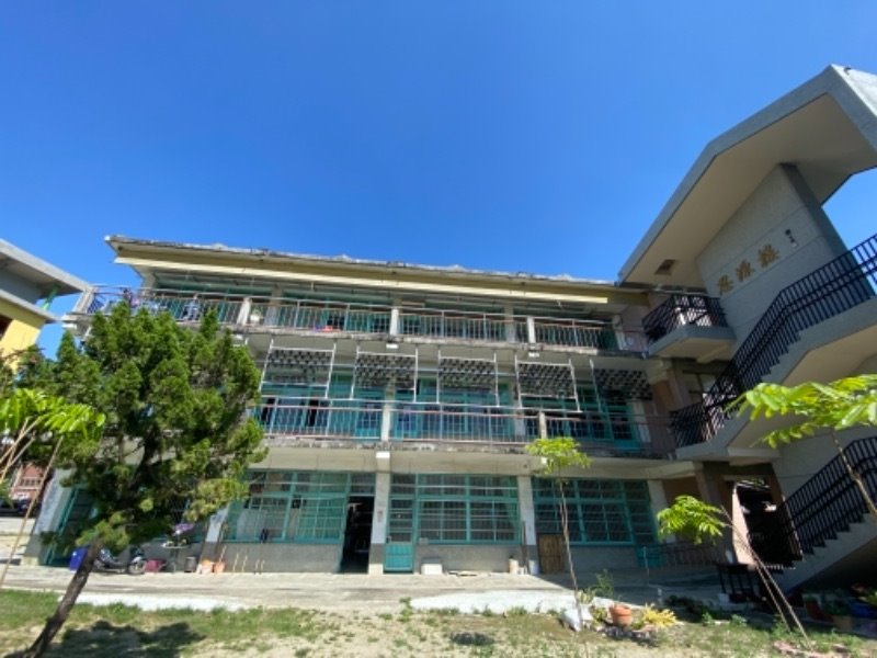 建國國中南棟折版教室（圖書館）