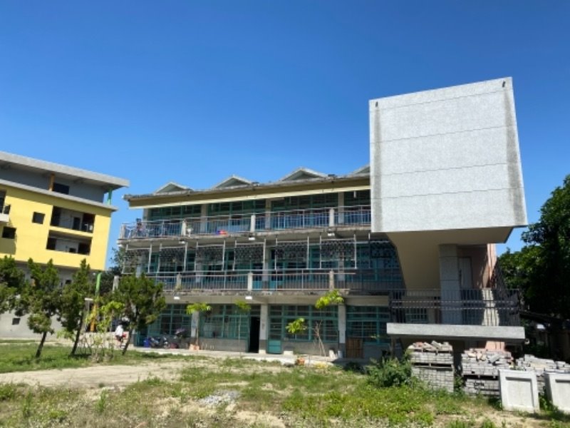 建國國中南棟折版教室（圖書館）