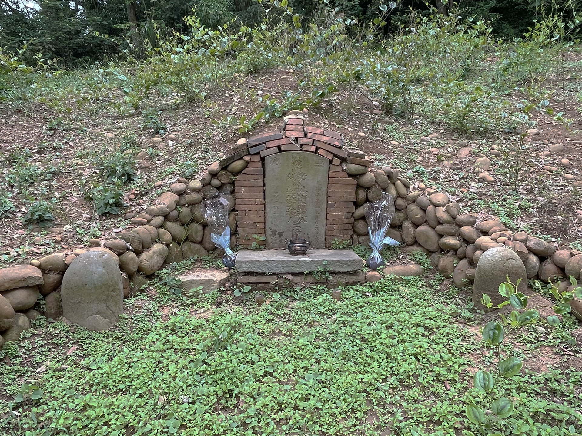 銅鑼饒恒佩墓