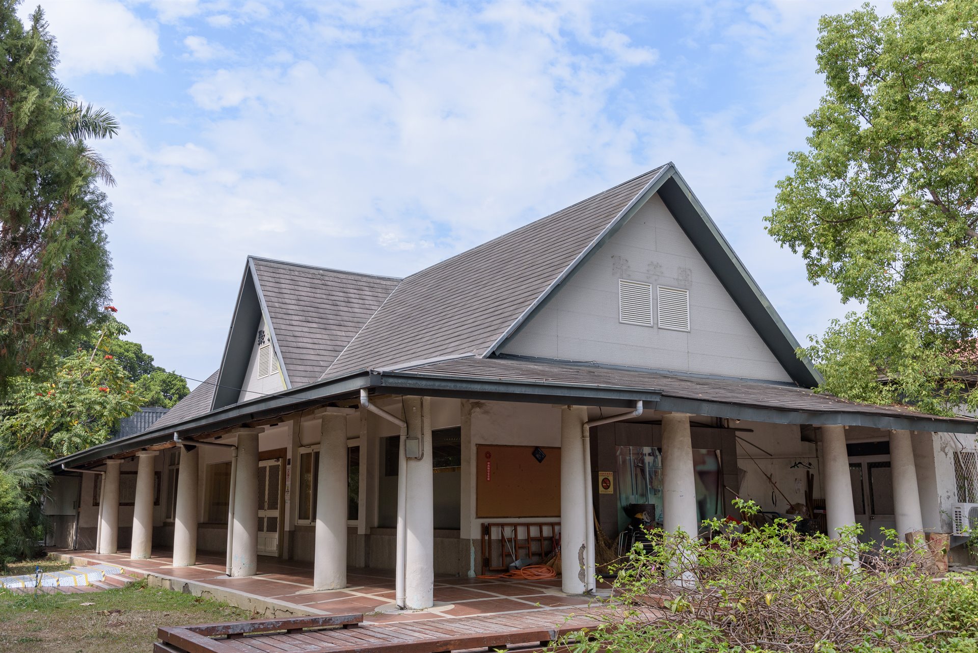 南投市中山公園「聚芳館」