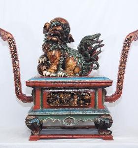 狻猊紐蓋展耳木薰爐
