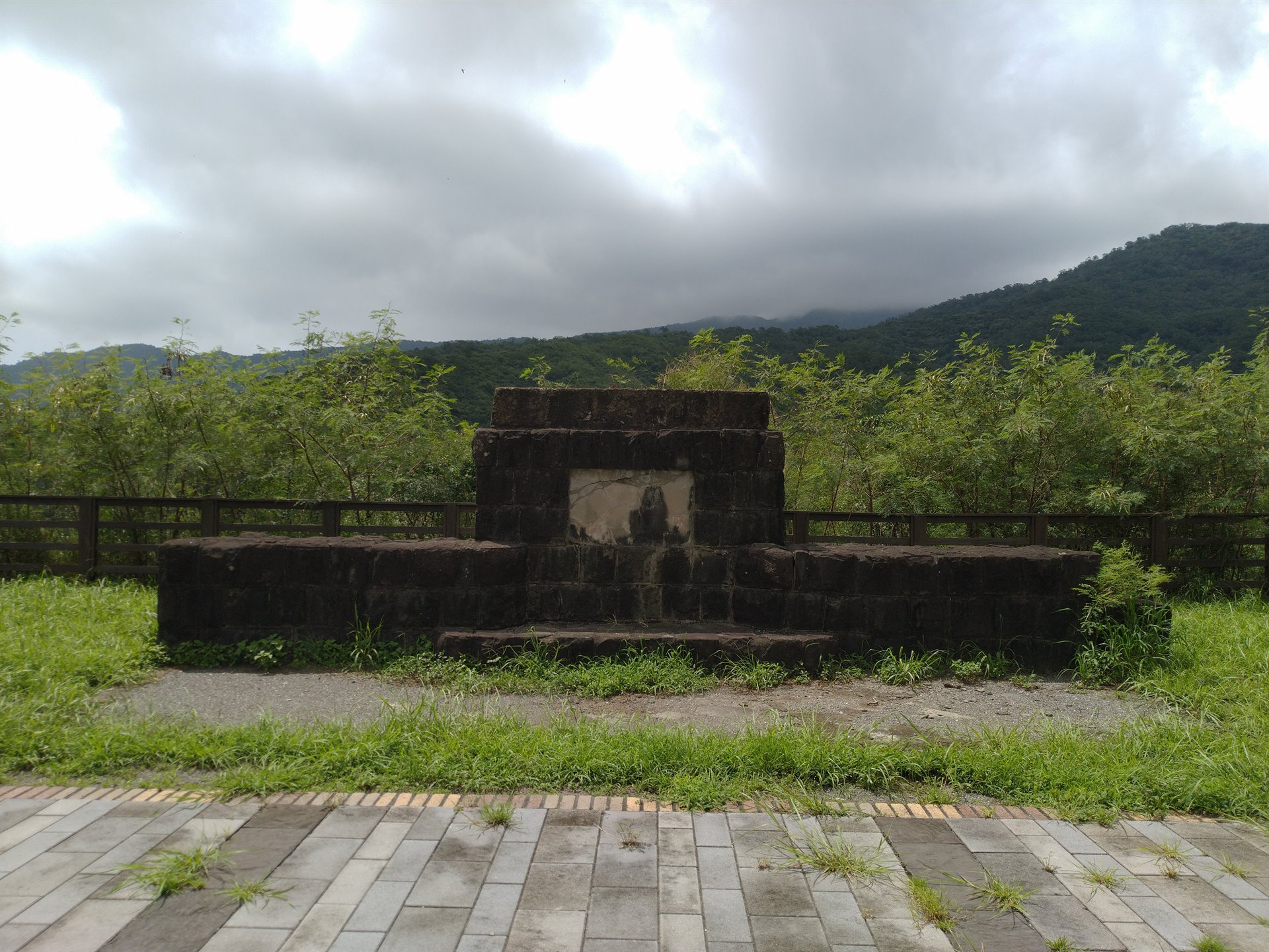 忠魂碑