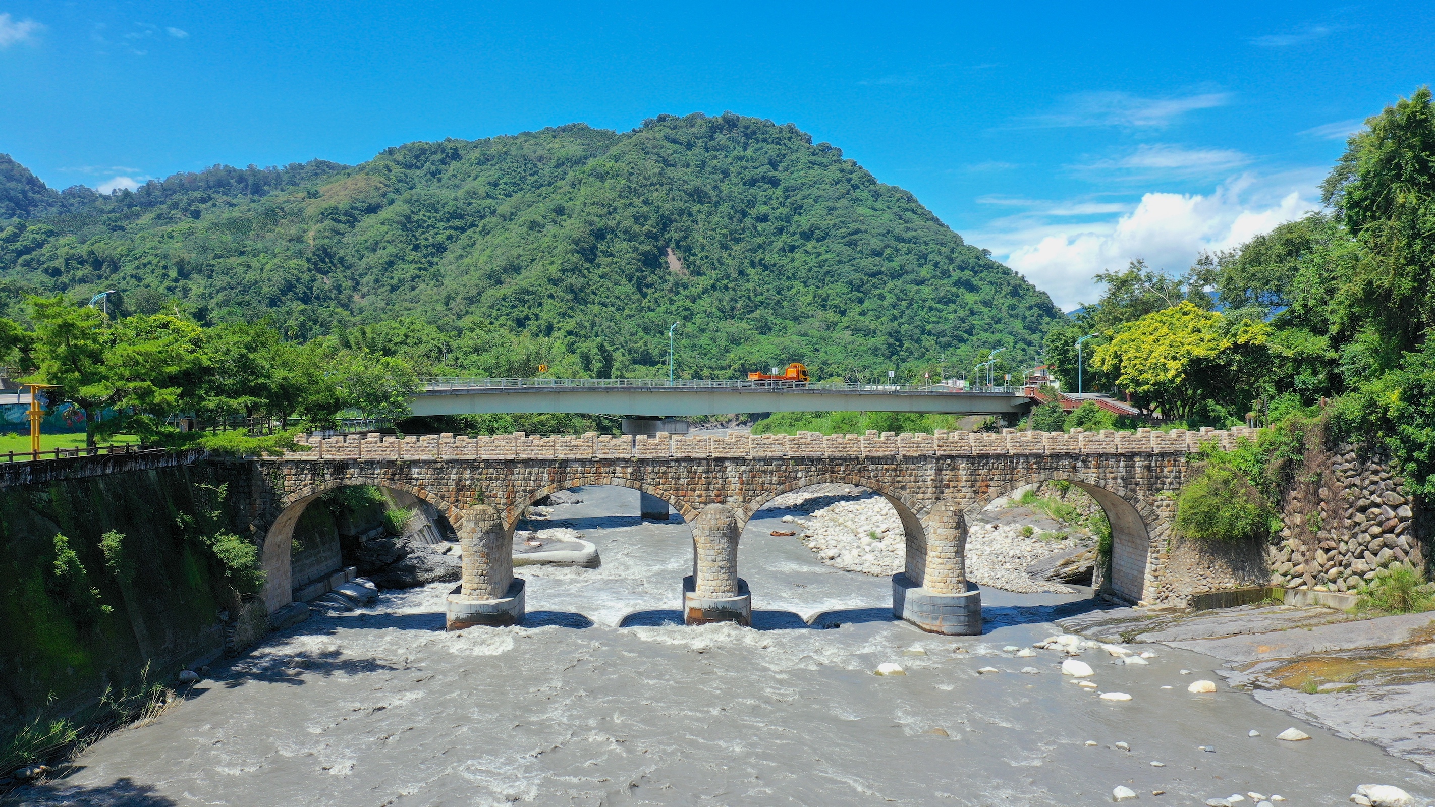 國姓鄉北港溪石橋(糯米橋)