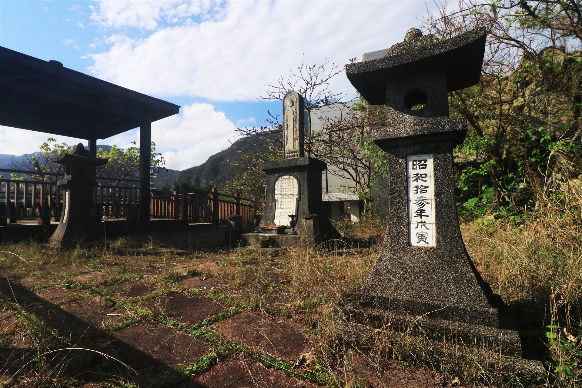 龜山遊覽遭難者之招魂碑