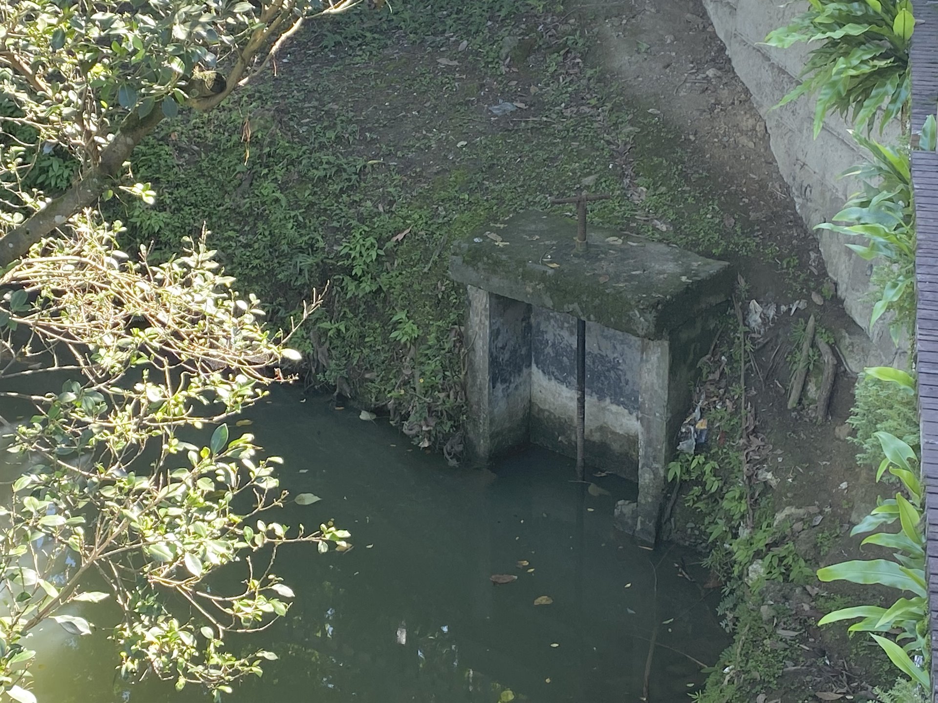 十四份圳舊水閘門